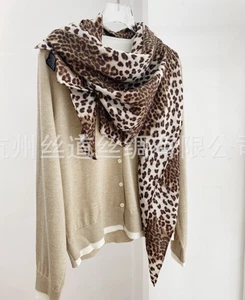 70% Cashmere 30% Silk Scarf Shawl Bandana 135X135cm Neckerchief wrap camel Print - Picture 1 of 8