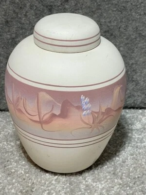 Vaso vintage New West cerâmica pôr do sol deserto pintado à mão assinado 6,25" com tampa - Imagem 1 de 4