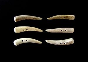 ANTLER BUTTONS,2 1/2"TOGGLES,TINES,SHEARLING COATS,6 THINNER CURVED PIECES,212-9 - Picture 1 of 4