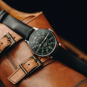 Reloj militar soviético vintage Pobeda "Reconocimiento aéreo militar", hecho en URSS - Imagen 1 de 5