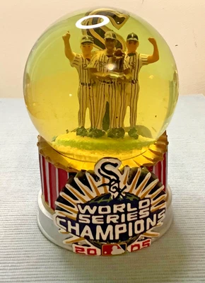 2005 World Series, White Sox Champs, Victory Globe,  Signed And Numbered - Image 1 of 4