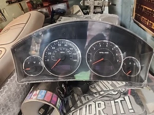 2007 jeep grand cherokee Guage Cluster - Picture 1 of 2