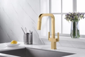 RUBINETTO CUCINA ESTRAIBILE QUADRATO A DUE MANIGLIE IN FINITURA ORO SATINATO - Foto 1 di 5
