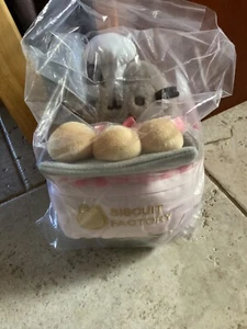 Biscuit Baker Pusheen Plush Pusheen PINK version Exclusive Factory Sealed NEW - Picture 1 of 2