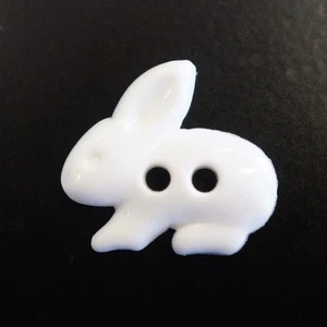 4 x 18mm Tiny White Hare Rabbit Nylon Plastic 2 Hole Buttons - Picture 1 of 1
