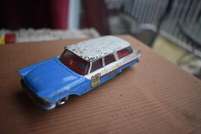 Corgi 1958 Plymouth Sports Suburban US postal used - Image 1 of 3