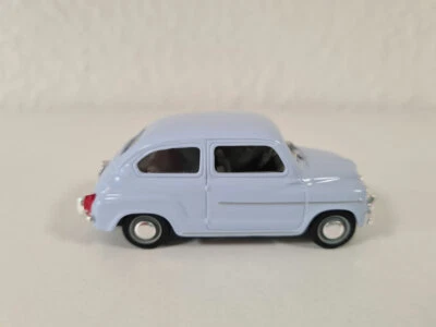 Voiture de collection - Solido, Fiat 600 D - 1963 1/43 - Photo 1/4