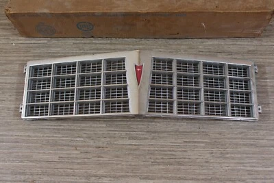 Nos Gm 1977 Pontiac Parisienne Bonneville Brougham Grille GM#525798 - Image 1 of 4