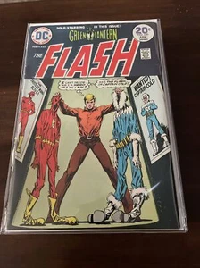The Flash #226 / ""Captain Cold, Heat Wave"" / 1974 - Foto 1 di 6