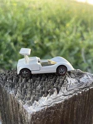 Hot Wheels Redline Series Chaparral 2G White 1968 Mattel USA - Image 1 of 4