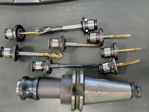 Adaptador roscado rígido de vástago cónico Parlec CAT40 #1 #0 a 9/16" capacidad de grifo - Imagen 1 de 6