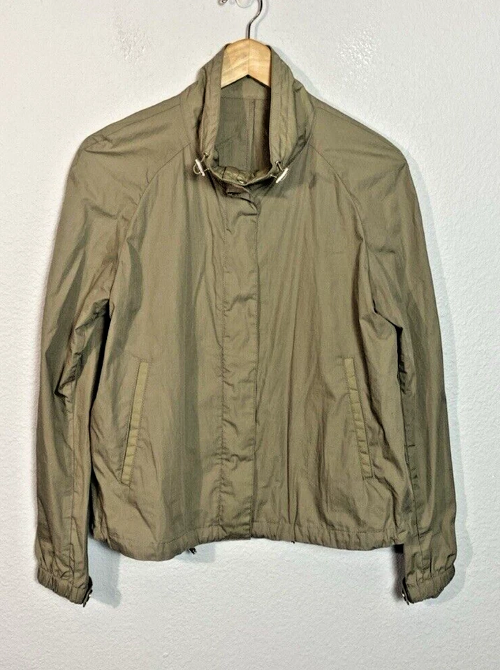 Chaqueta para mujer Armani Collezioni verde militar repelente al agua diseñador Militay 10 Foto 1 de 4