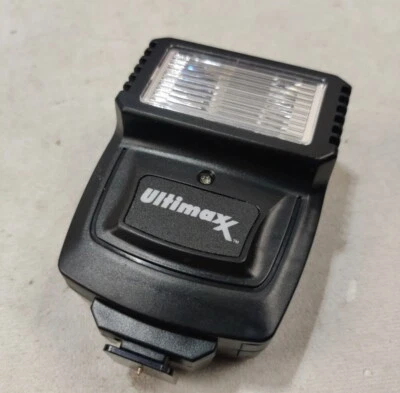 Ultimaxx Studio Digital Slave Flash  Universal Series UM-DSF100 with Bracket - Image 1 of 4