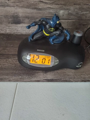 TM & DC Comics Batman Bat Signal Projection Alarm Clock. Projector Works Cover
