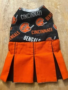 NFL Cincinnati Bengals Cheerleader Kleid für kleine Hunde - Bild 1 von 4