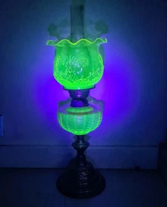 Original Victorian Orange Vaseline Uranium Glass Shade Duplex Brass Oil Lamp - Picture 1 of 10