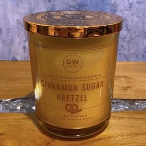 DW Home CINNAMON SUGAR PRETZEL 2 Mechas Vela Perfumada 56 Horas Tiempo de Quema NUEVO - Imagen 1 de 4