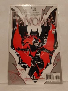 DC Comic Batwoman Issue #0 January 2011 - Picture 1 of 4