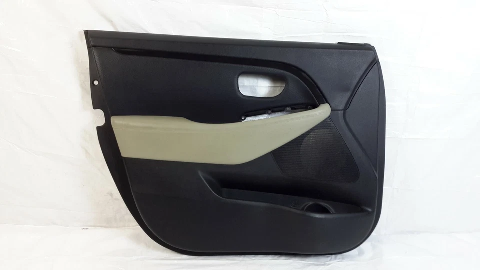 2014-2016 Kia Rondo Interior Door Trim Panel Left Front Driver OEM  Foto 1 de 4
