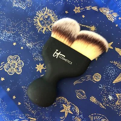 IT Cosmetics Heavenly Luxe Hello Cheekbones Contour Brush No.19 - Image 1 of 4