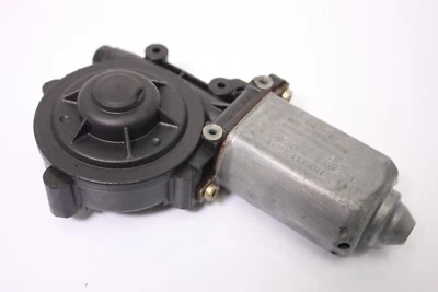 Оригинальный правосторонний оконный мотор Bosch для Porsche 911 930 964 (1988–1994 гг.) 0130821209 - Изображение 1 из 4