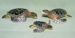 Figuras de animales de porcelana en miniatura Klima familia de tortugas verdes K977 - Imagen 1 de 4