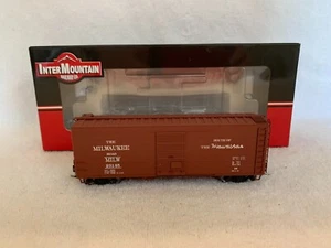 Intermountain #48501-03 HO Scale Milwaukee Mil Rd Hiawatha Box Car #23145 - Picture 1 of 8