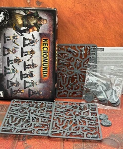 UNDERHIVE OUTCASTS GANG NUOVO SU SPRUE Necromunda 40K - Foto 1 di 1