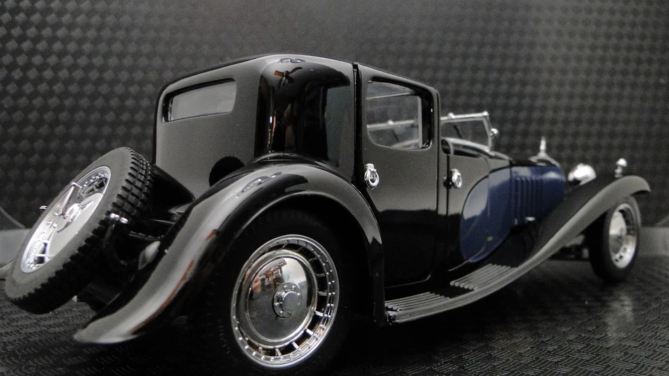 Bugatti Veyron Custom Built Concept Model 1 Hot Rod 12 Race Car 24 18 - Image 1 of 4