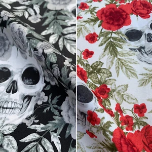 Tela artesanal de vestir estampada de popelín 100 % algodón calaveras y rosas | por medio metro - Imagen 1 de 11