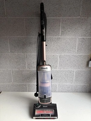 Shark Stratos Corded Upright, Anti-Hair Wrap Plus, Pet model NZ860UKT - untested - Image 1 of 4