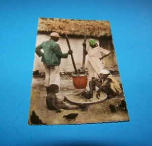 Cartolina vintage Haiti ""Decorticaffè/macinacaffè"" CPR - Foto 1 di 2