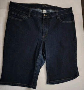 Faded Glory Women's  Shorts Size 20 Blue Denim Dark Wash Regular Fit Pockets - Picture 1 of 3