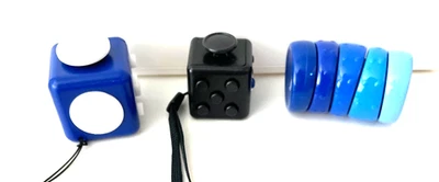 Fidget Cube Torsion Stress Angstabbau Spielzeug mit Gurt Firmenlogo - Bild 1 von 4