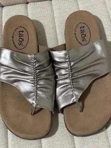 Sandalias Taos Gift 2 de cuero metálico para mujer talla 9. Nuevo sin etiquetas - Imagen 1 de 6