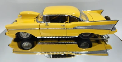 Coche de carreras Hot Rod 1957 Chevy Dragster Drag amarillo 1:24 raro Foto 1 de 4