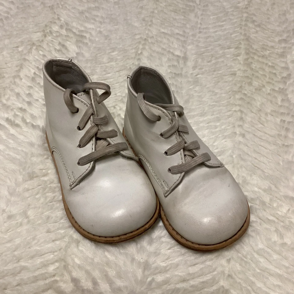 Zapatos para caminar Josmo Walker blancos de encaje para niños talla 5,5  Foto 1 de 4