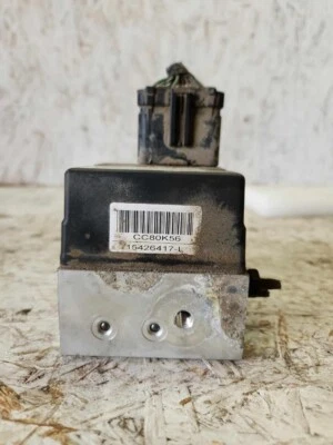 2008-2010 Dodge Dakota ABS Anti Lock Brake Pump Assembly rear wheel OEM — 第 1/3 张图片