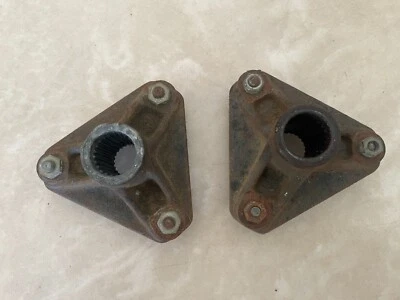 Lot 073-1, 1975 (K3) Honda ATC90 Rear Hubs (BOSS, RR. WHEEL) - Imagem 1 de 2