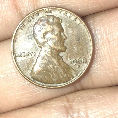 1960 penny d mint Error on L Next to Rim - Image 1 of 1