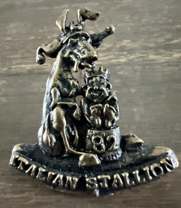 Royal Order of Jesters ROJ Italian Stallion ‘82 Lapel Hat Pin. J - Bild 1 von 7