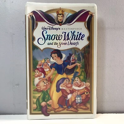 Snow White & the Seven Dwarfs VHS Disney Video Masterpiece Collection Clamshell - Image 1 of 4