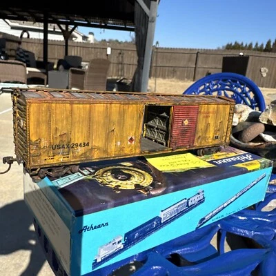 Athearn/Bev-Bel Custom Weathered 50’ US Army “Explosive”load Included Interior  - Image 1 of 4