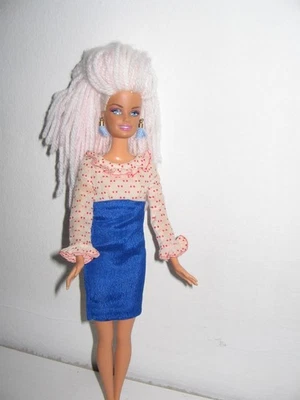 VINTAGE BARBIE FRANCIE # 1256 CONCERT IN THE PARK DRESS WITH JEWELRY EXCELLENT! - Image 1 of 4