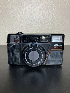 Nikon L35AF2 One Touch 35 mm obiettivo 2,8 fotocamera punta e scatta pellicola TESTATA - Foto 1 di 9
