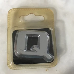 IP-555QZ Pilot Automotive Chrome Letter Q Peel & stick - Picture 1 of 3