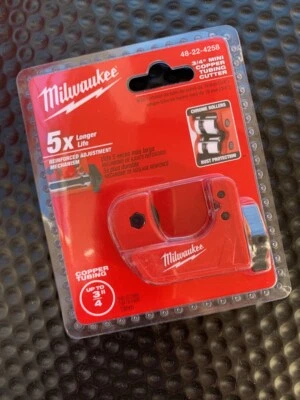 MILWAUKEE 3/4" MINI COPPER TUBING CUTTER REINFORCED ADJUSTMENT MECHANISM - Image 1 of 2