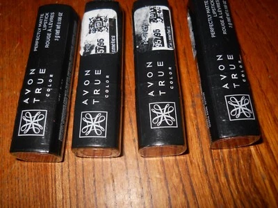 Lote De 4 LÁPIZ LABIAL AVON COLOR VERDADERO PERFECTAMENTE MATE FIEBRE CORAL NUEVO (C23) Foto 1 de 3