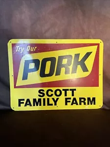 Insegna vintage Try Our Pork Scott Family Farm anni '70 robusta marketing carne metallica - Foto 1 di 7