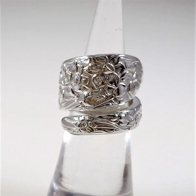 Anillo de cuchara estilo envolvente brillante Narciso 1935 cumpleaños plato de plata cubiertos de regalo Foto 1 de 4